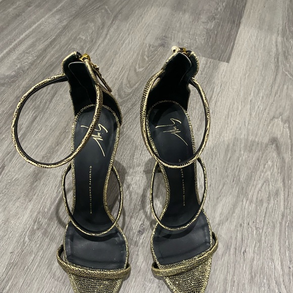 Giuseppe Zanotti Coline Sandal - Picture 8 of 9